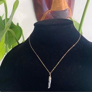 14k gold filled necklace w/ quartz crystal